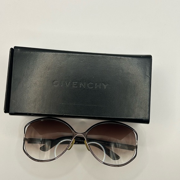 Givenchy SGV138 Sunglasses - Picture 9 of 11